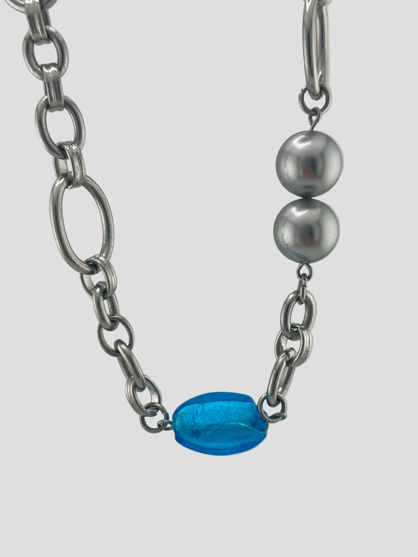 Collier Genesis