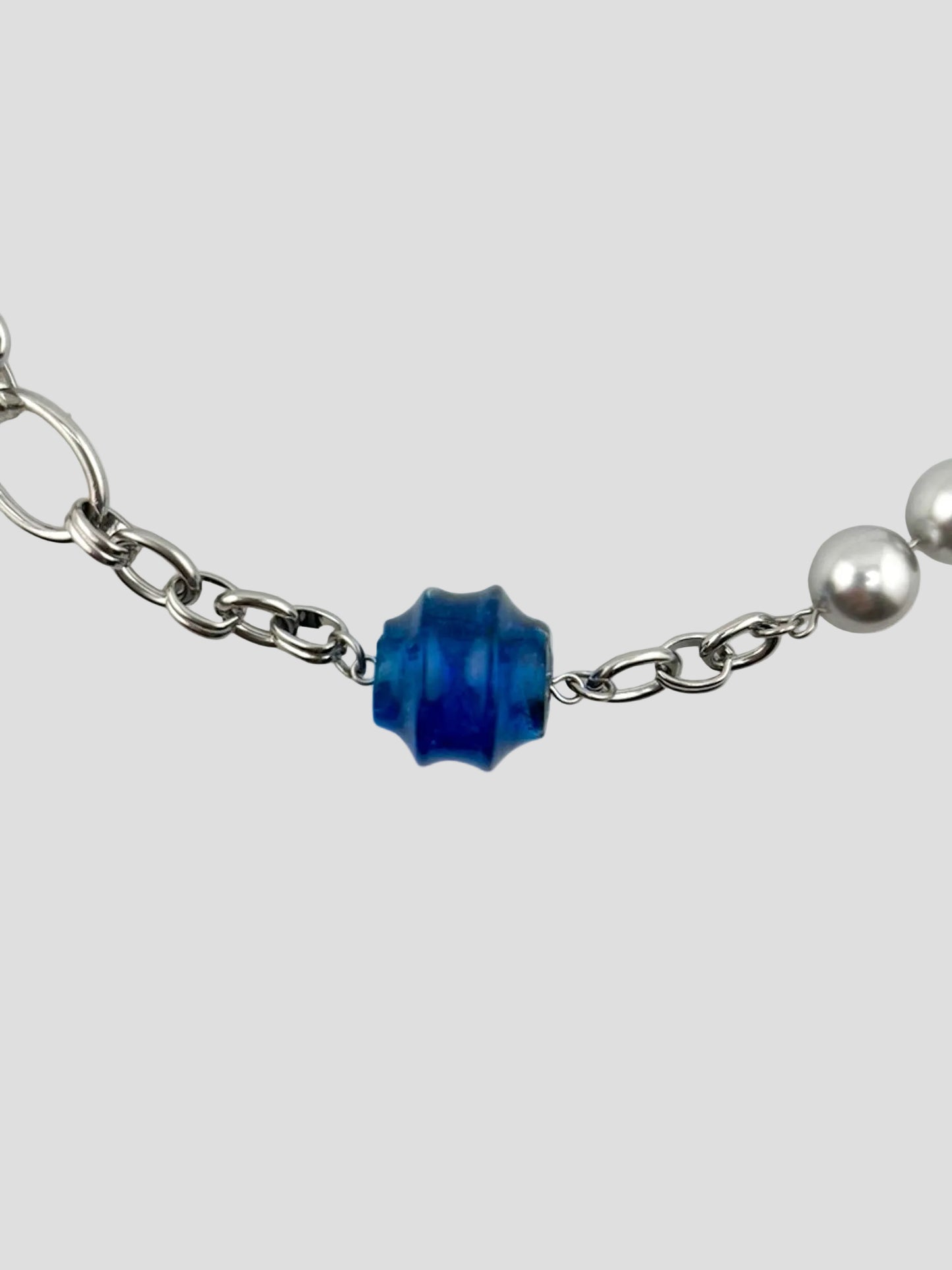 Collier Genesis