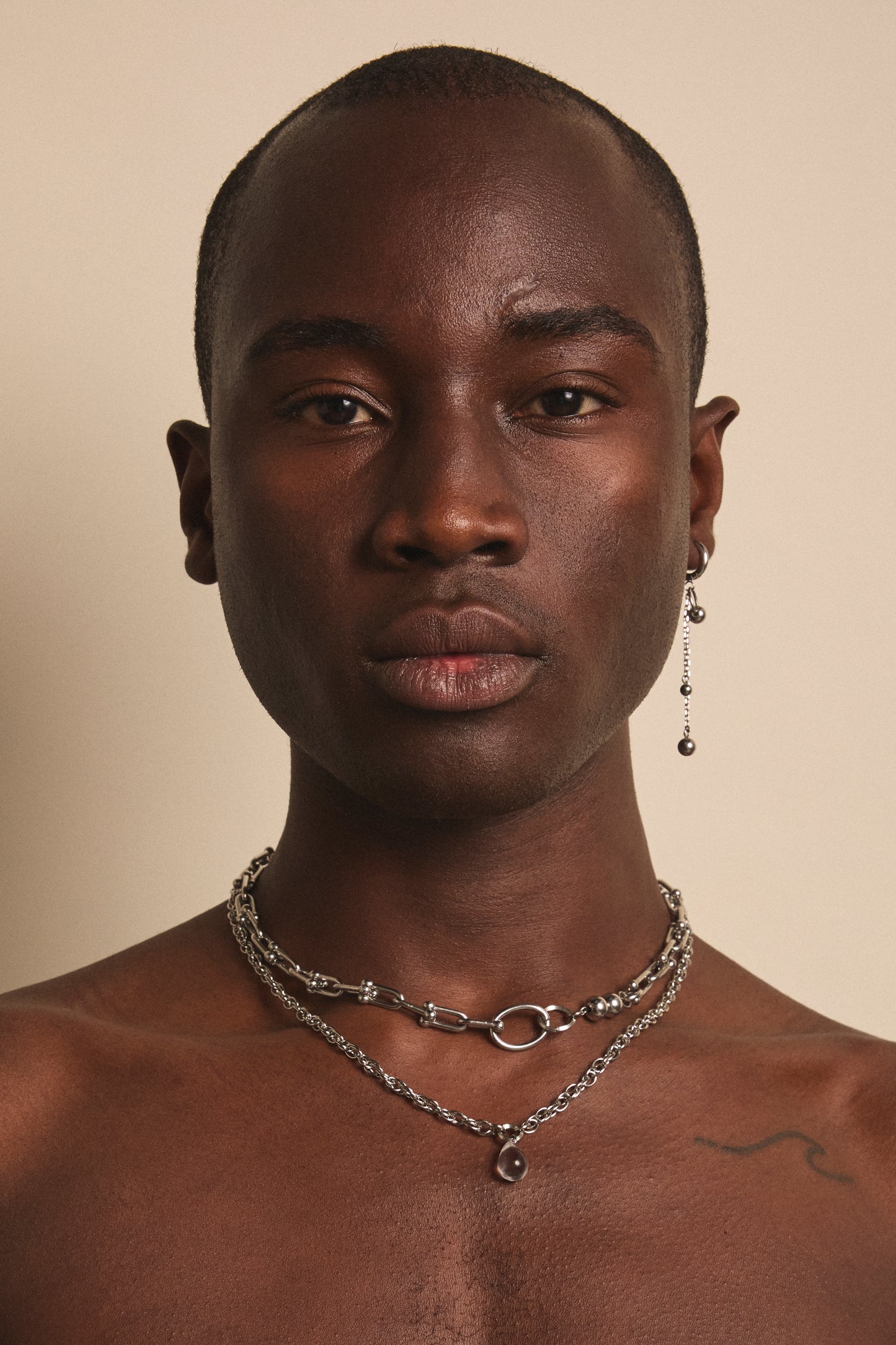 Collier Messy