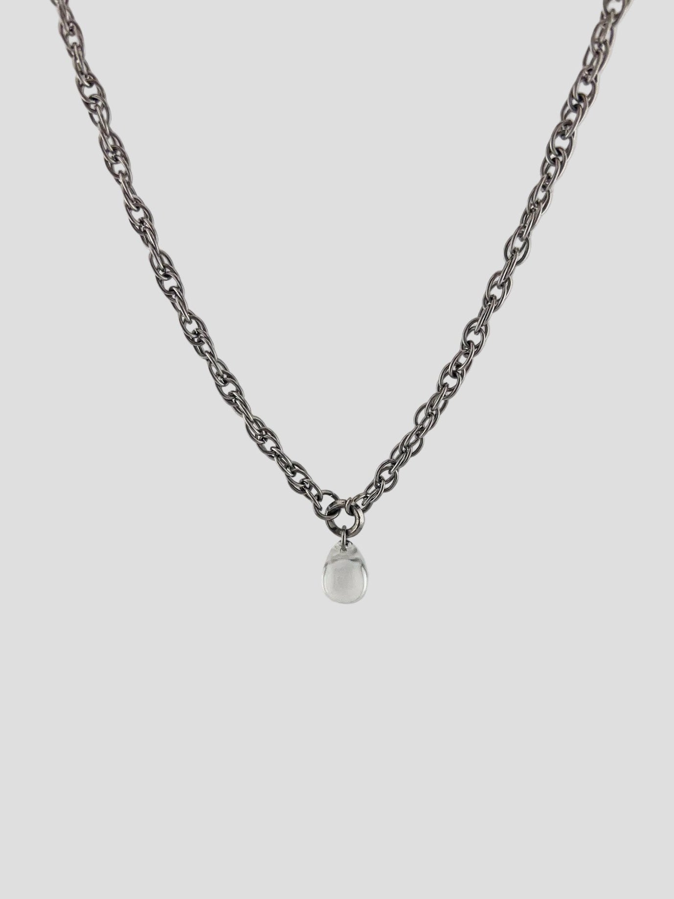 Collier Messy